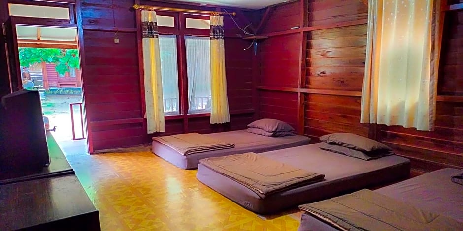 Sawarna Little Hula Hula