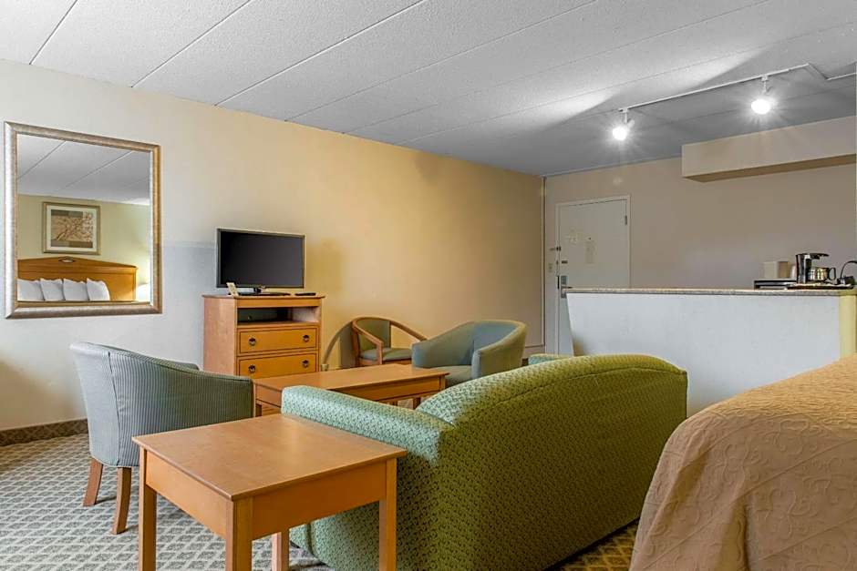 Quality Inn & Suites Fairview