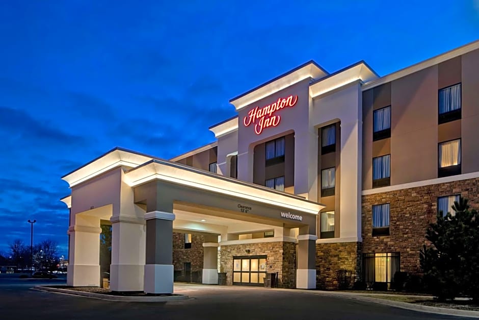 Hampton Inn By Hilton Dekalb (Near The University)