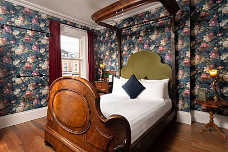 Deluxe Double Room with Shower