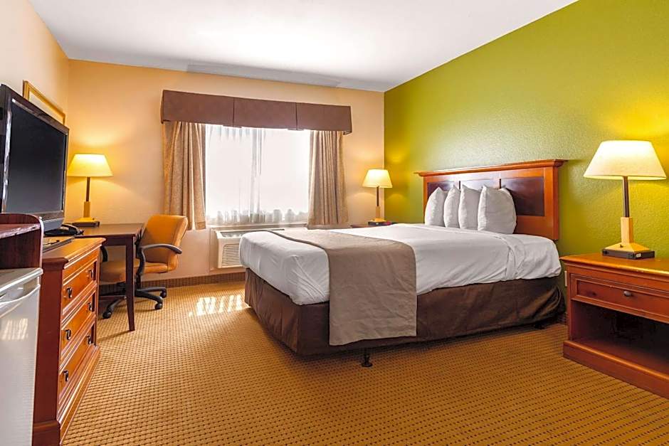 Rodeway Inn Auburn- Foresthill