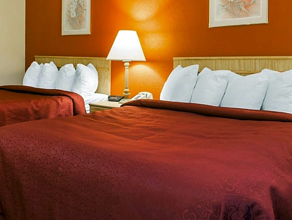 Quality Inn & Suites Greensburg I-74