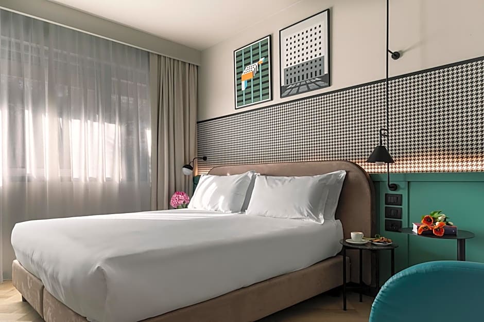 Living Place Hotel