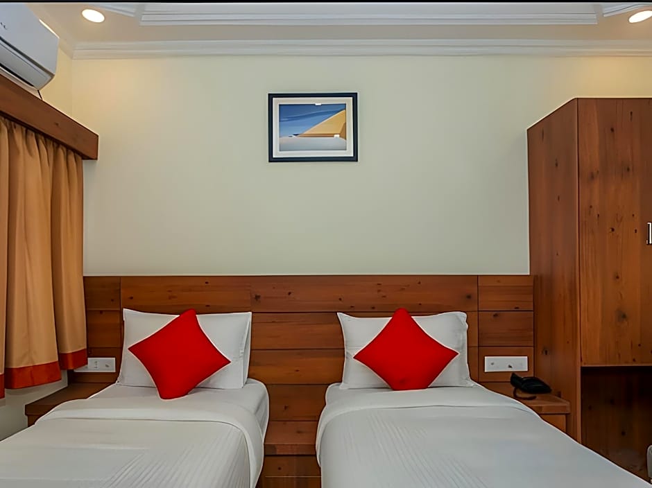 FabHotel Savi Inn - Nr. Mantri Square Mall