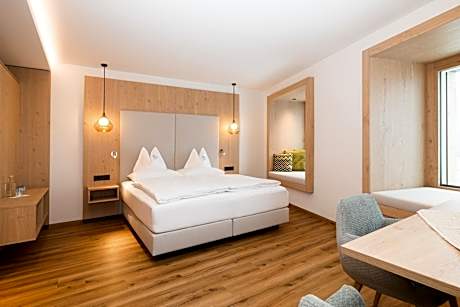 Junior Suite with Mountain View