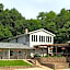 Little Bluff Inn