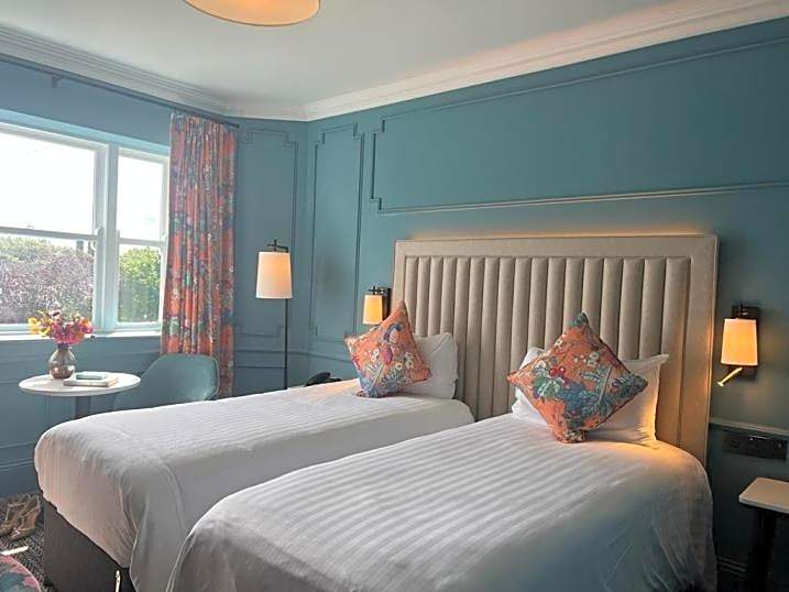 Waterloo Town House & Suites