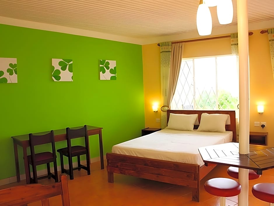 Le Cactus Guest House