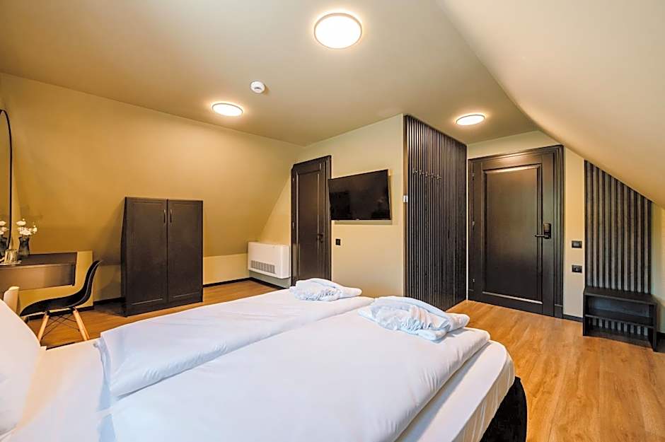 Photo 1 of 19 of Double Room