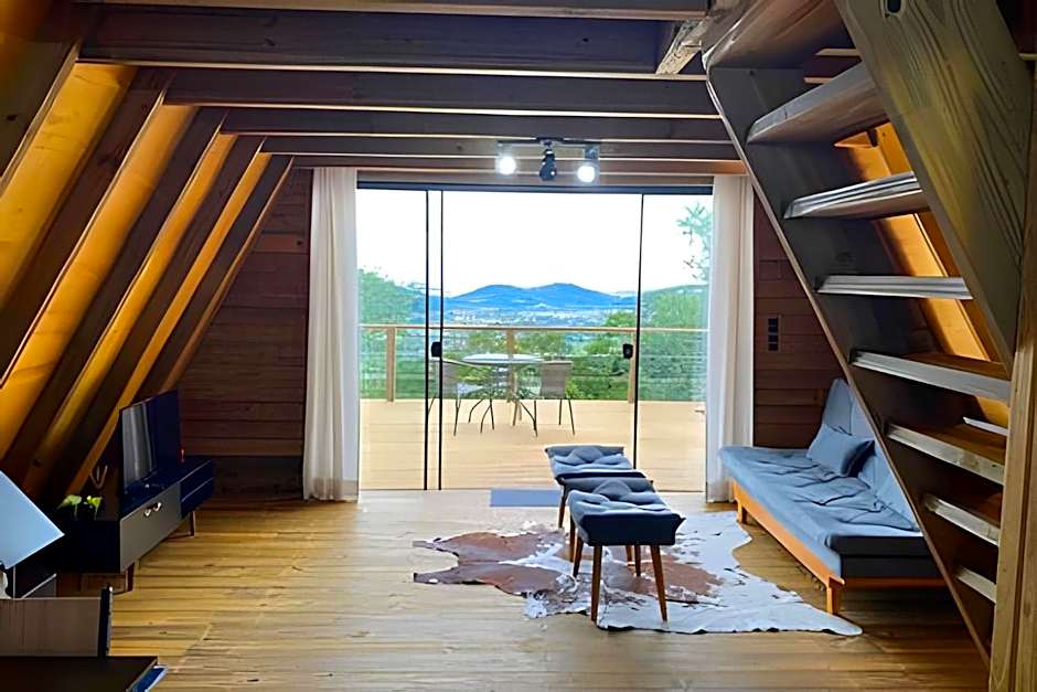 Chalé dos Alpes 2 hidromassagem e Lareira