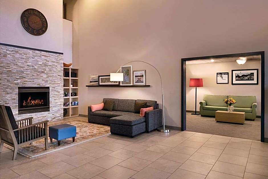 Country Inn & Suites by Radisson, Germantown, WI