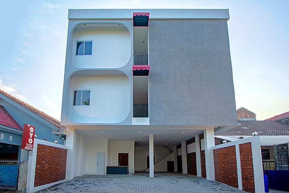 OYO 1319 88 Exclusive Residence