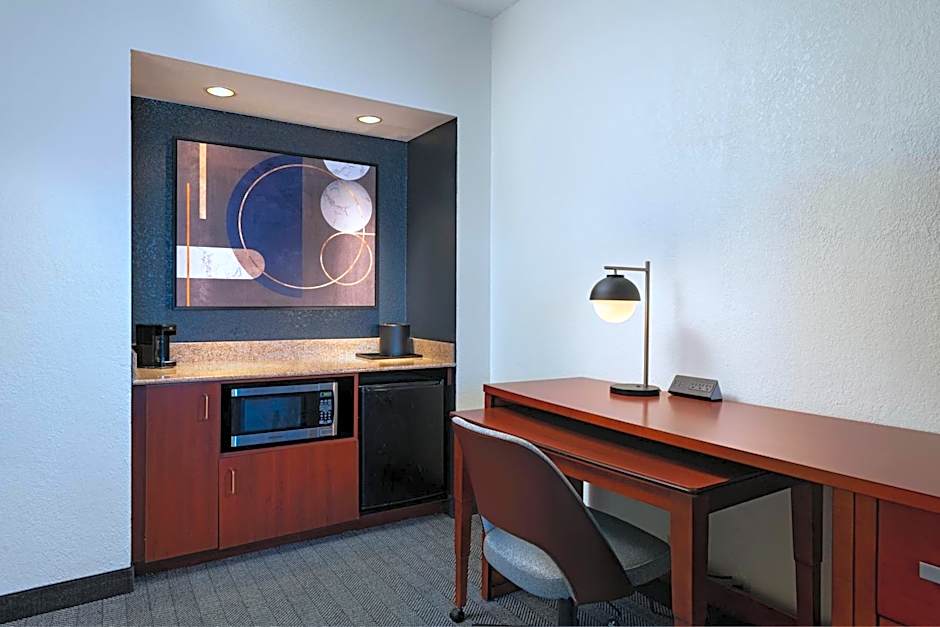 Courtyard by Marriott Dallas Plano Parkway at Preston Road