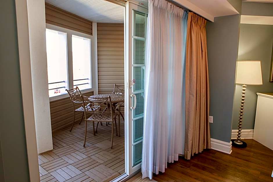 Watkins Glen Harbor Hotel