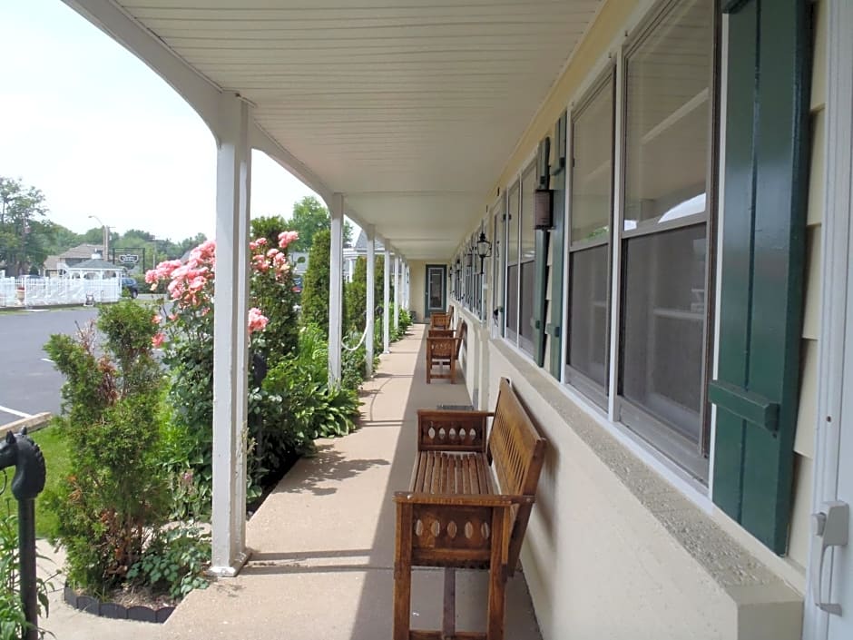 Glass House Inn