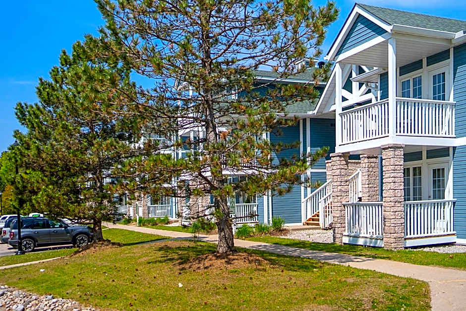 Horseshoe Valley Suites - The Azure