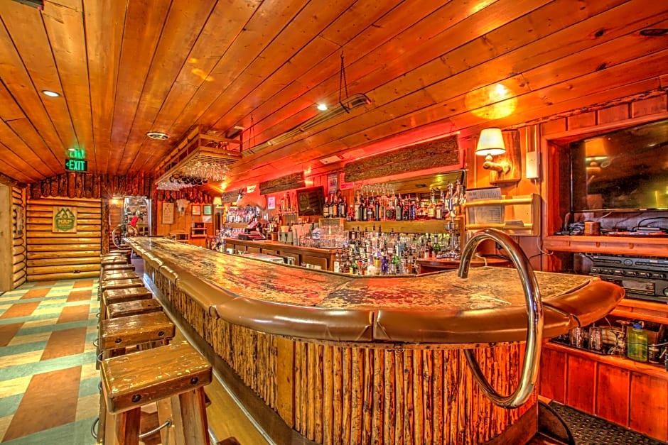 Buck's T-4 Lodge
