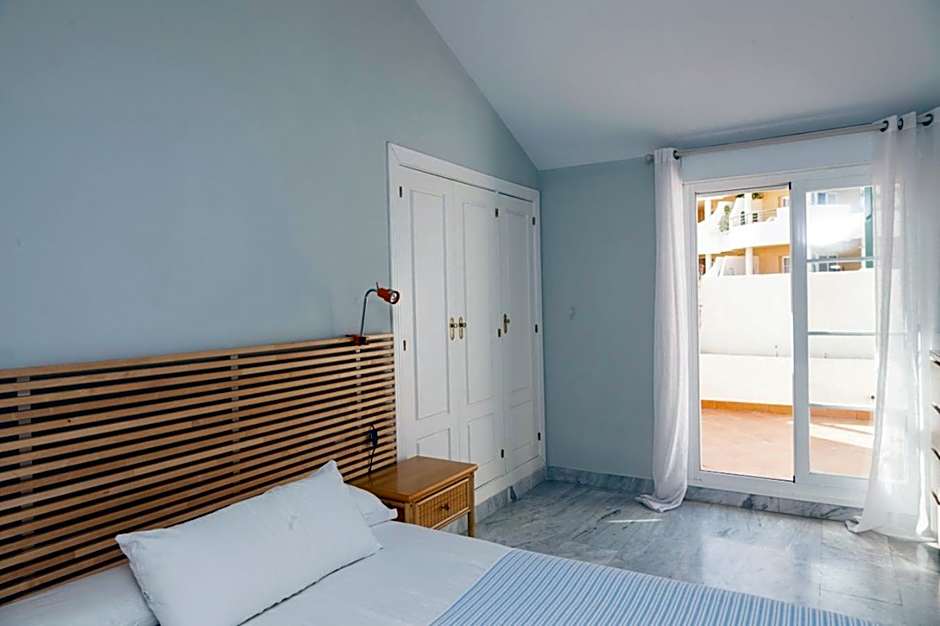 Señorío de Aloha Apartahotel