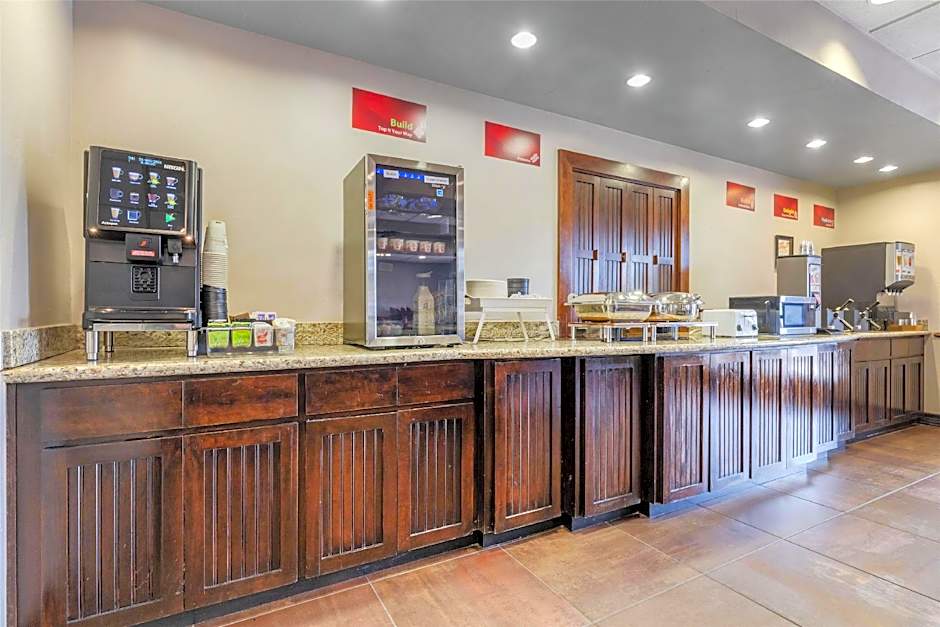 Best Western Plus Cimarron Hotel & Suites