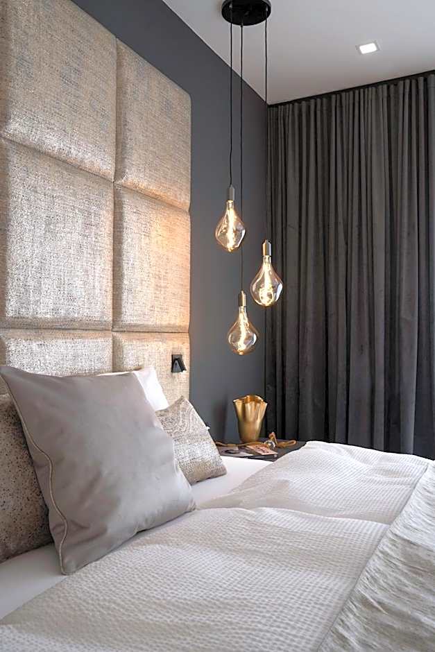THE NEWSHA SIGNATURE HOME