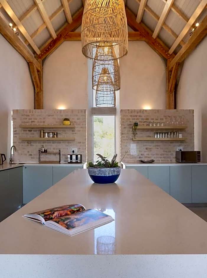 Spacious Post-and-Beam Marvel in quiet McGregor