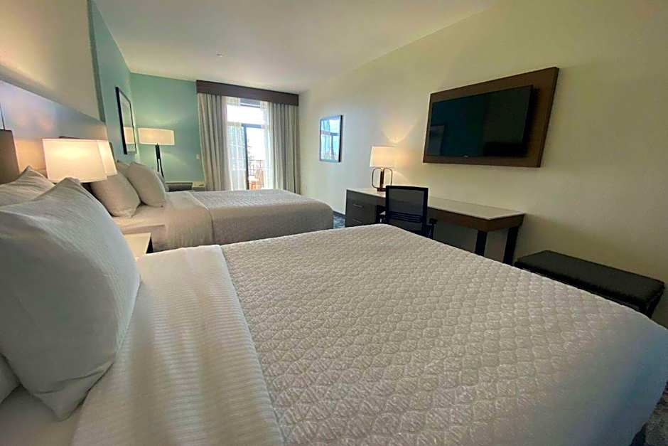 La Quinta Inn & Suites by Wyndham Santa Cruz
