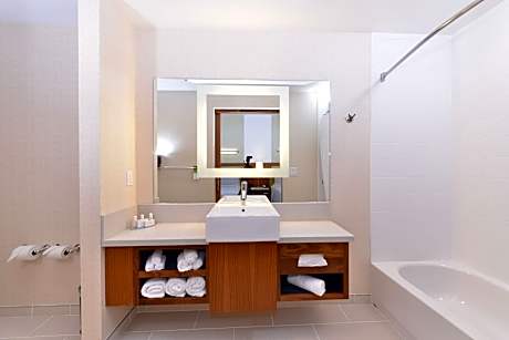 Suite, Multiple Beds (Mobility/Hearing Accessible, Tub) (2 Queen Beds and 1 Double Sofa Bed)