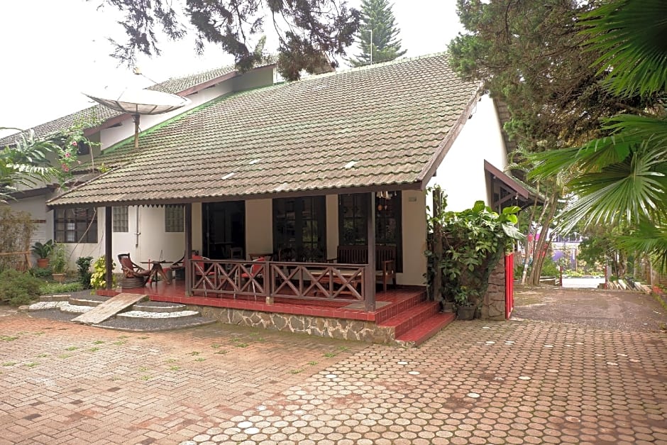 Hotel O Cemara's Homestay