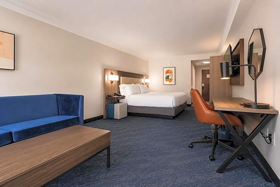 Holiday Inn Express & Suites Niagara Falls By IHG