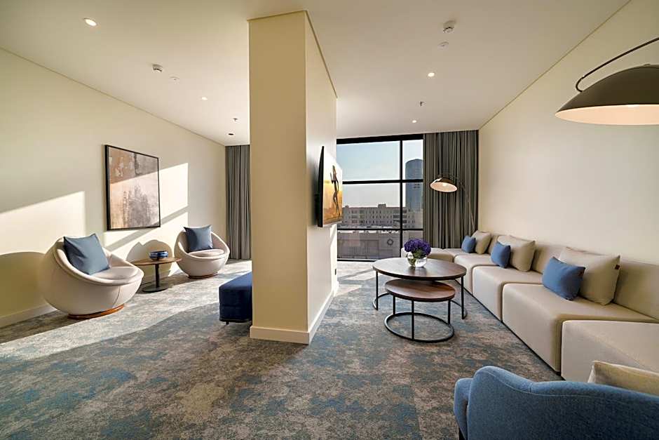 Nova M Hotel, Edge by Rotana