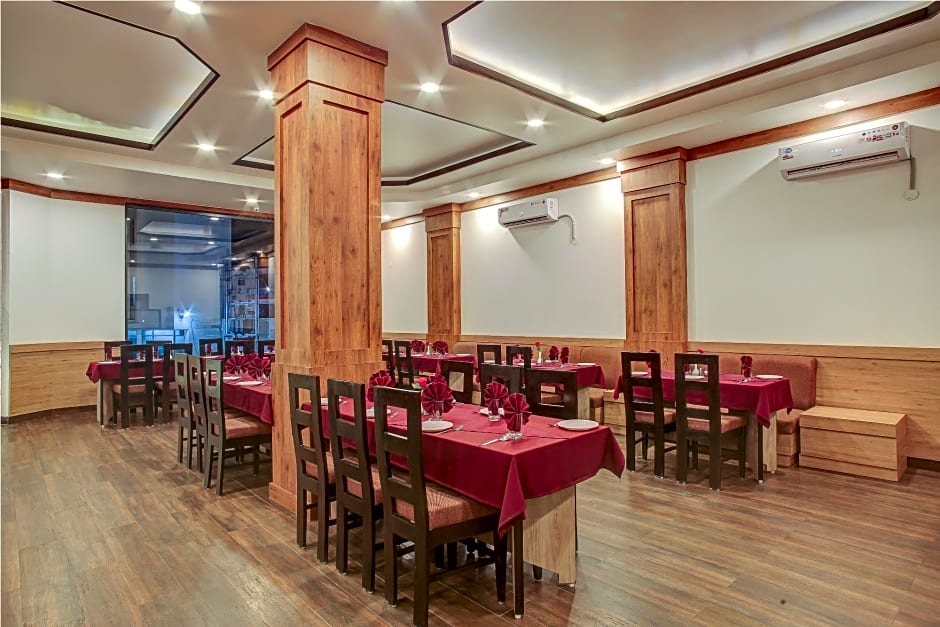 Hotel The Royal Krishna