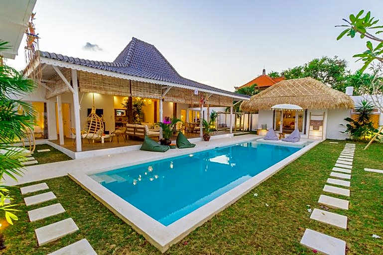 Villa M