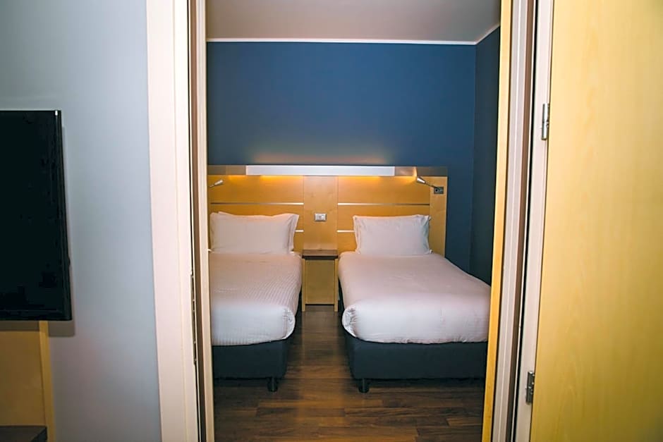 Holiday Inn Express Milan-Malpensa Airport By IHG