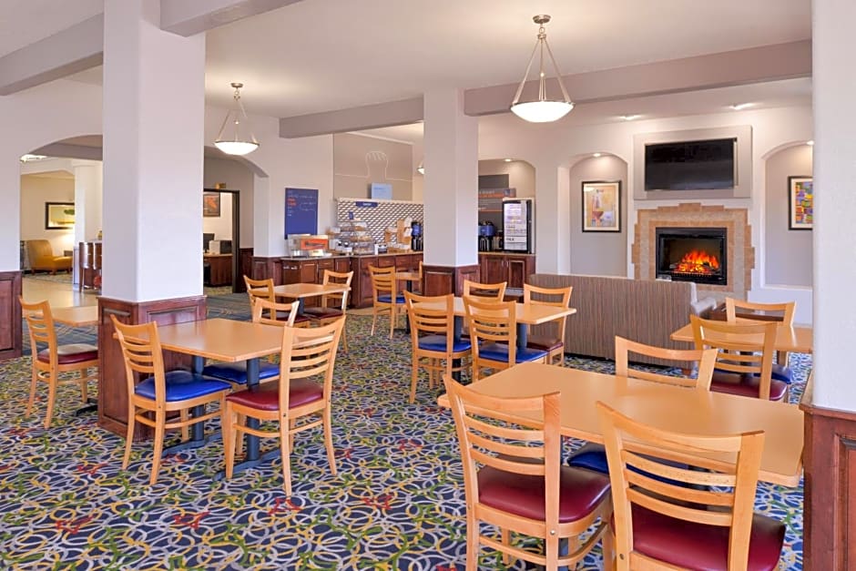 Holiday Inn Express Hotel & Suites Alamosa