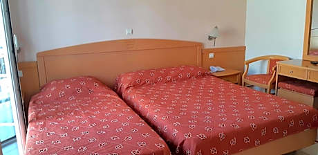 Triple Room with City View