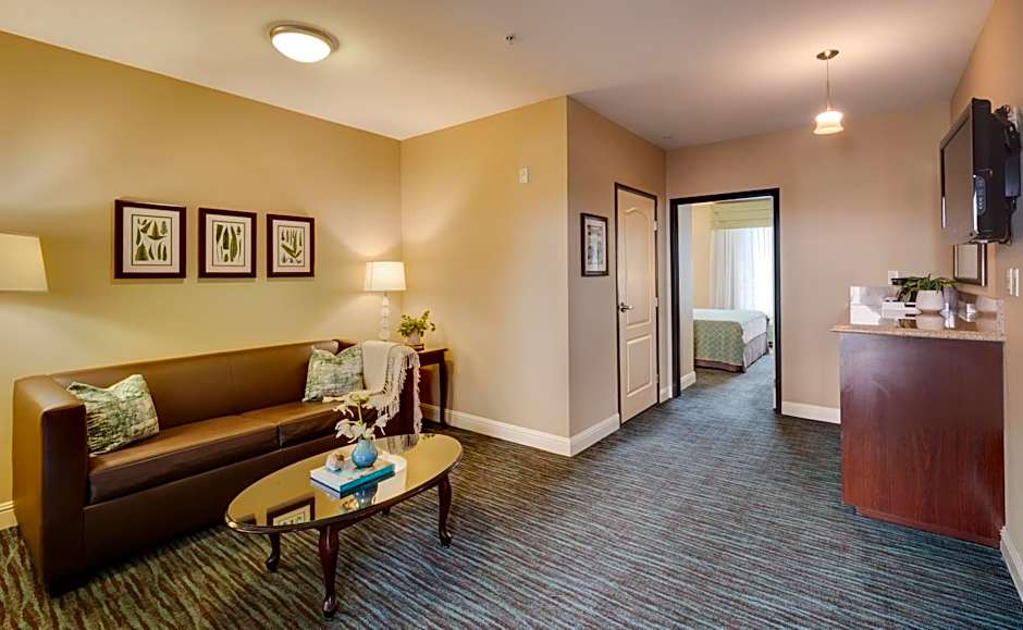 Photo 1 of 6 of 1 Bedroom 1 King Bed Suite