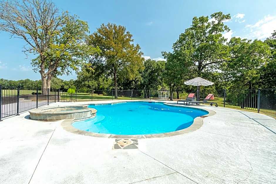 Towering Oaks Event & Retreat Center