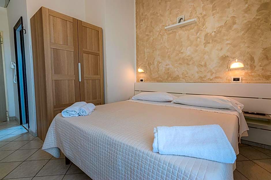 HOTEL JOHN