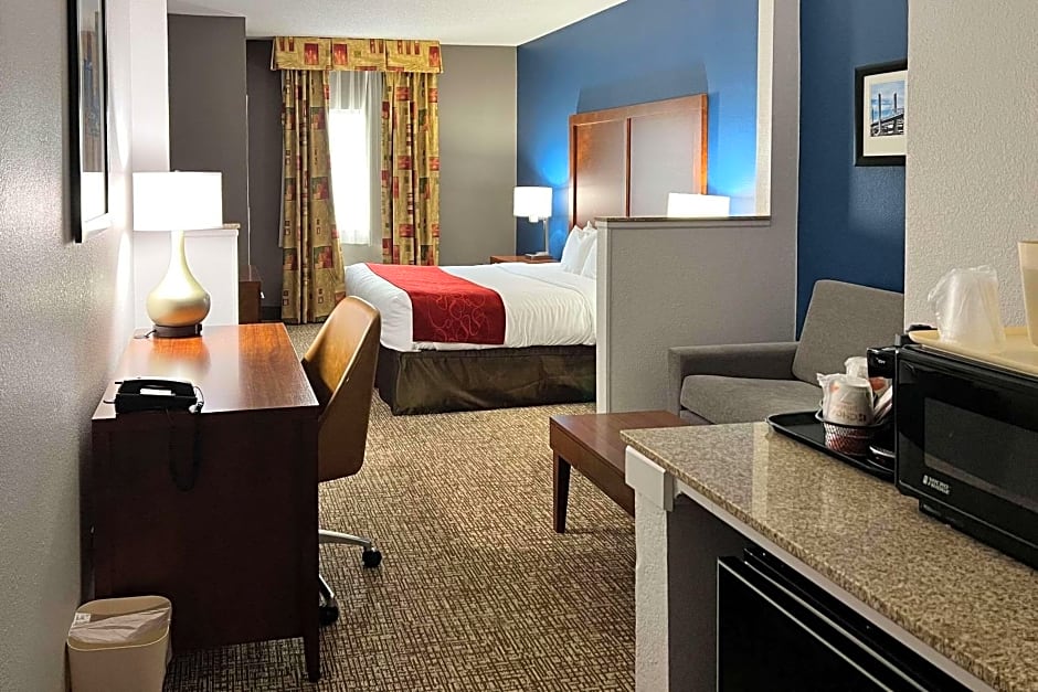 Comfort Suites Louisville East