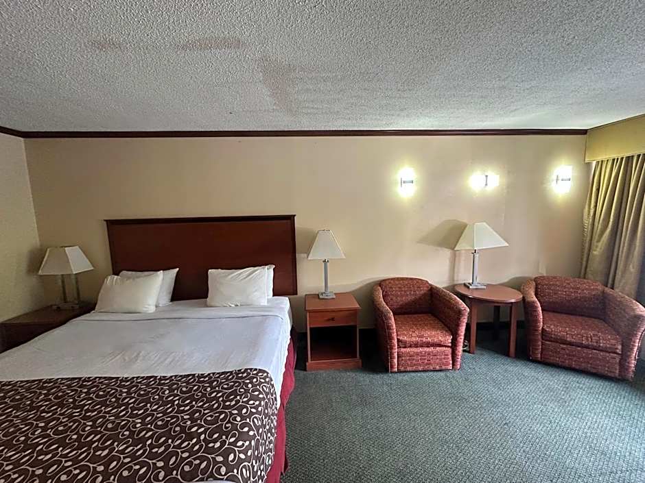 Hotel Red Rose by Townhouse Covington I-64
