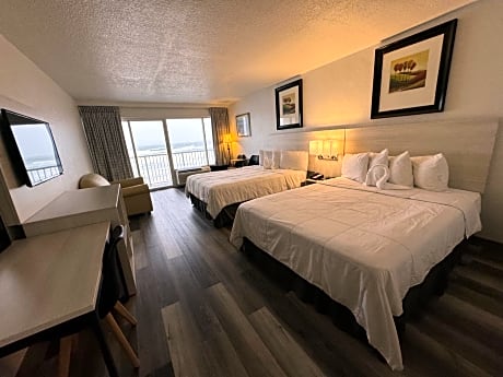 Queen Room with Two Queen Beds with Ocean View