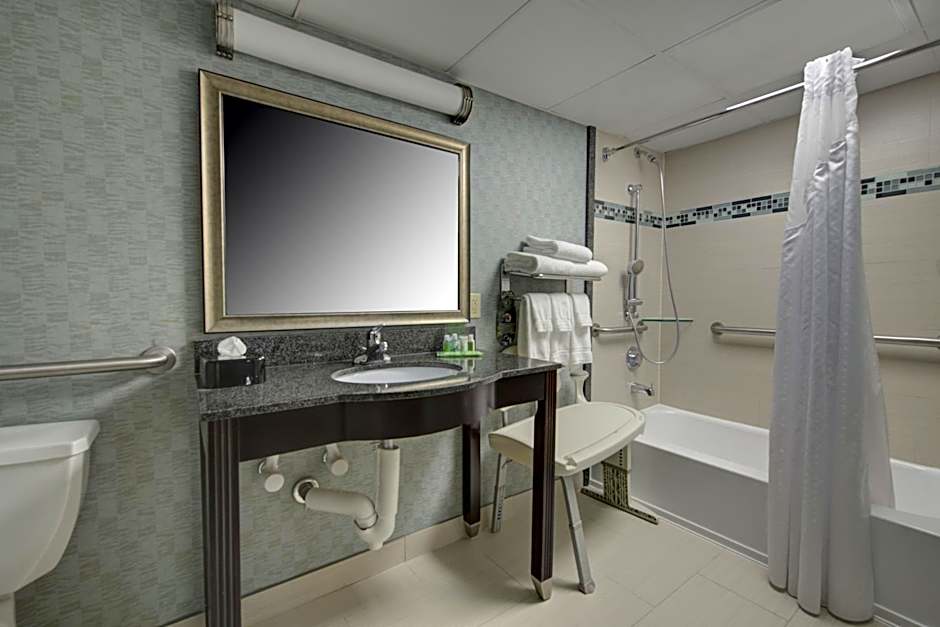 Holiday Inn Plainview-Long Island By IHG