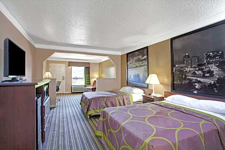 Super 8 by Wyndham Knoxville East