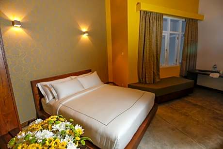 Deluxe Double Room with City View