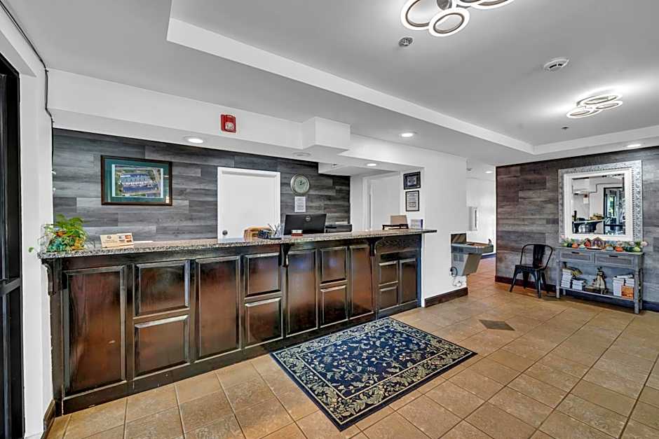 Gray Inn & Suites