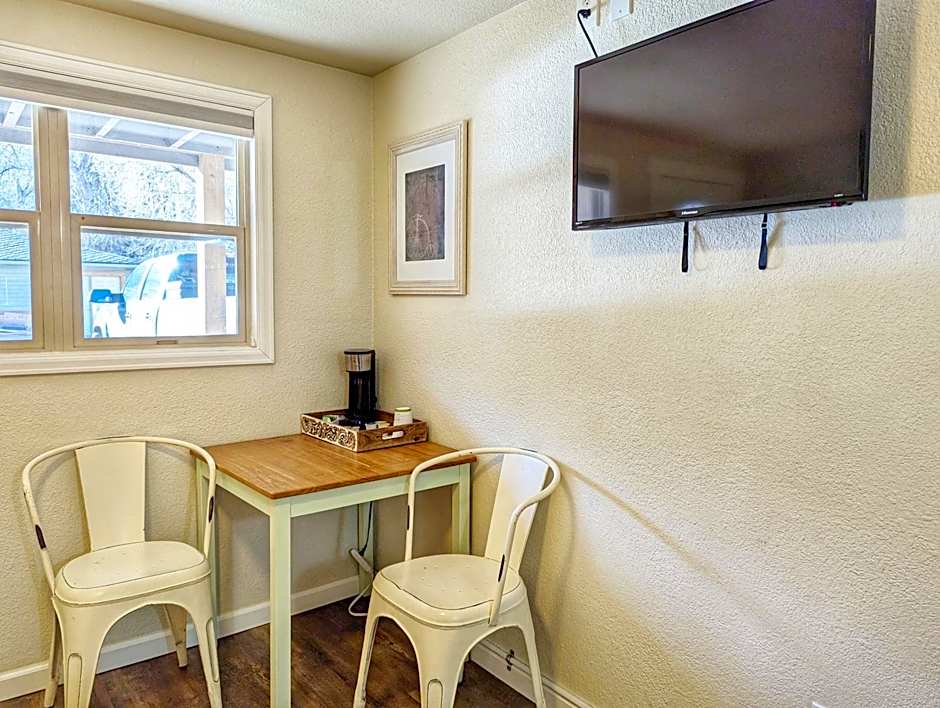 The Fountain Creek Inn of Manitou Springs