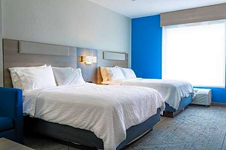 2 Queen Beds Standard