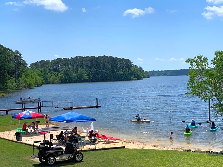 Alpine Lakeview Motel Room WiFi,Sandy beach Boat Ramp,Pier,Marina,Bath House with Laundromat