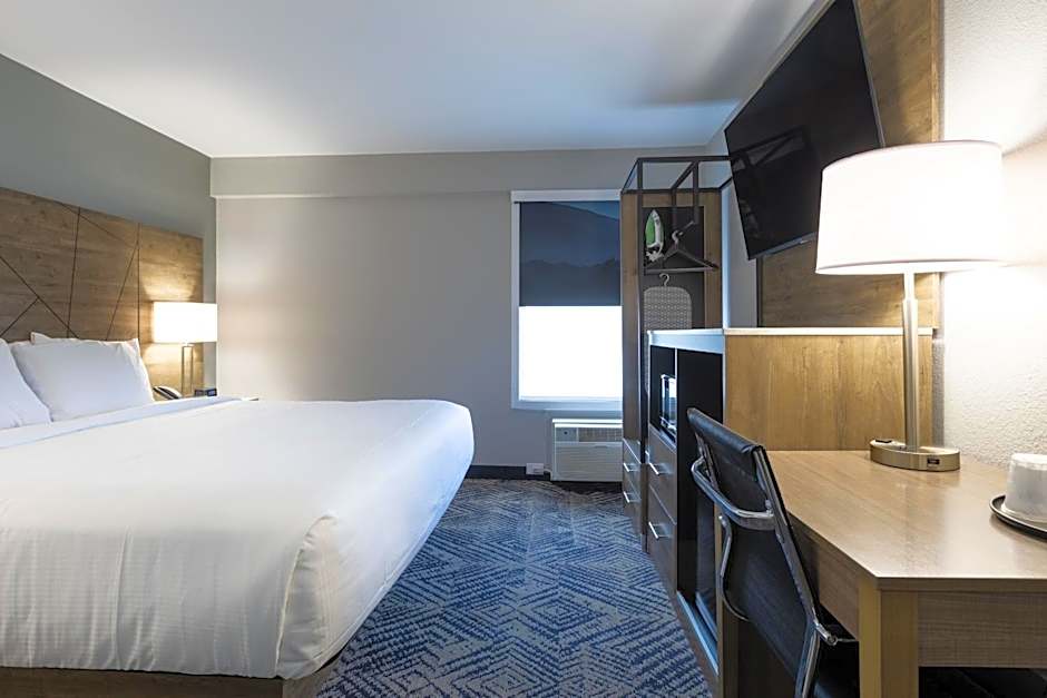 Rodeway Inn & Suites near Outlet Mall - Asheville