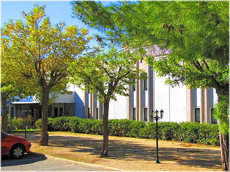 Aix Hotel